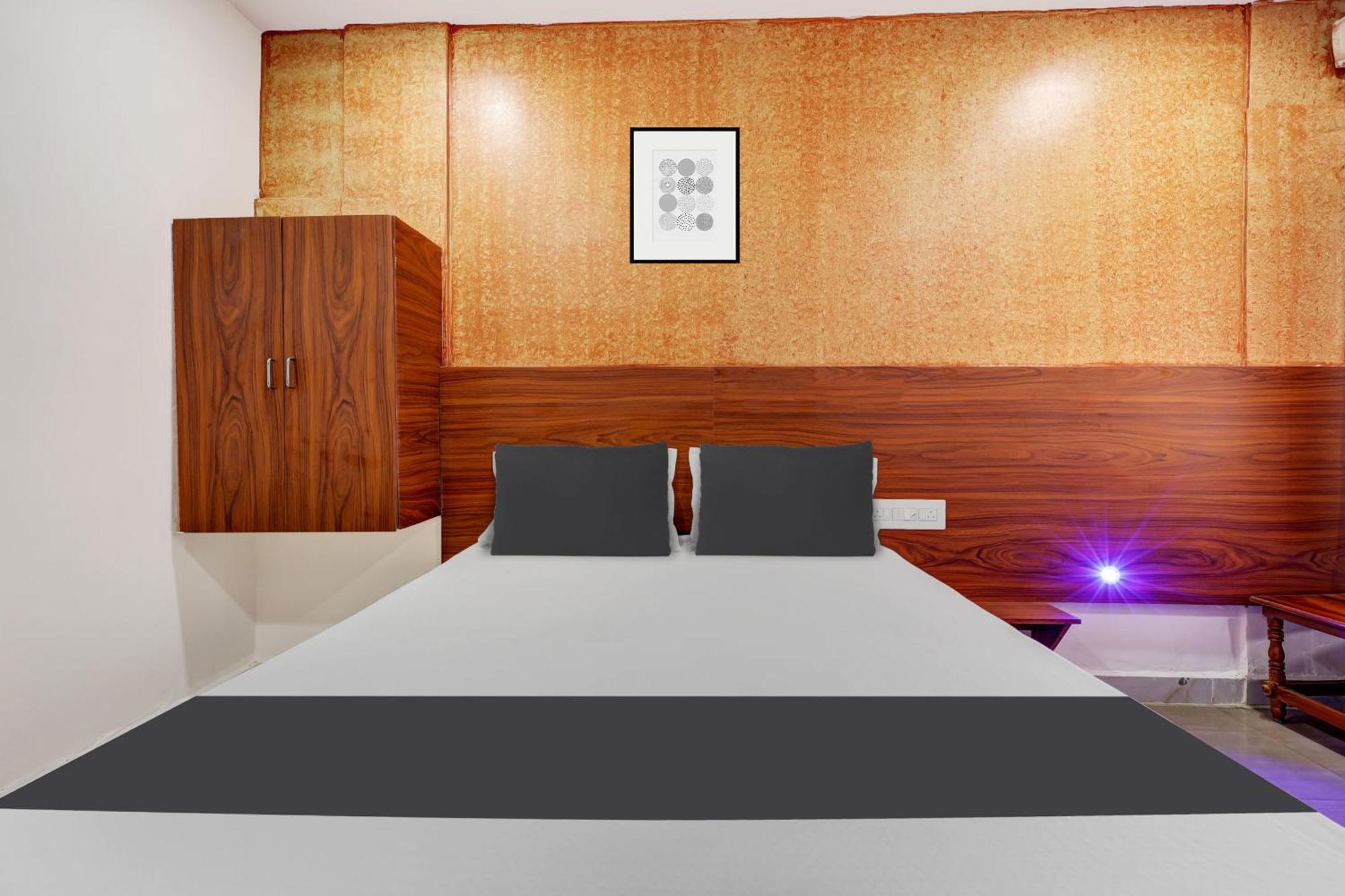 Hotel O Gangothri Lodge Визакхапатнам Екстериор снимка