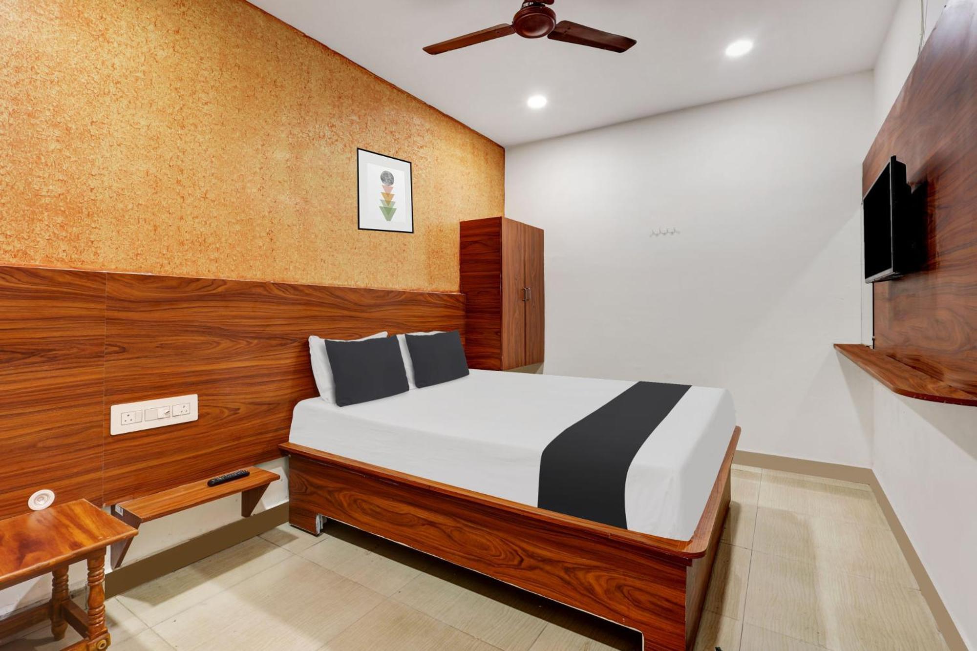 Hotel O Gangothri Lodge Визакхапатнам Екстериор снимка