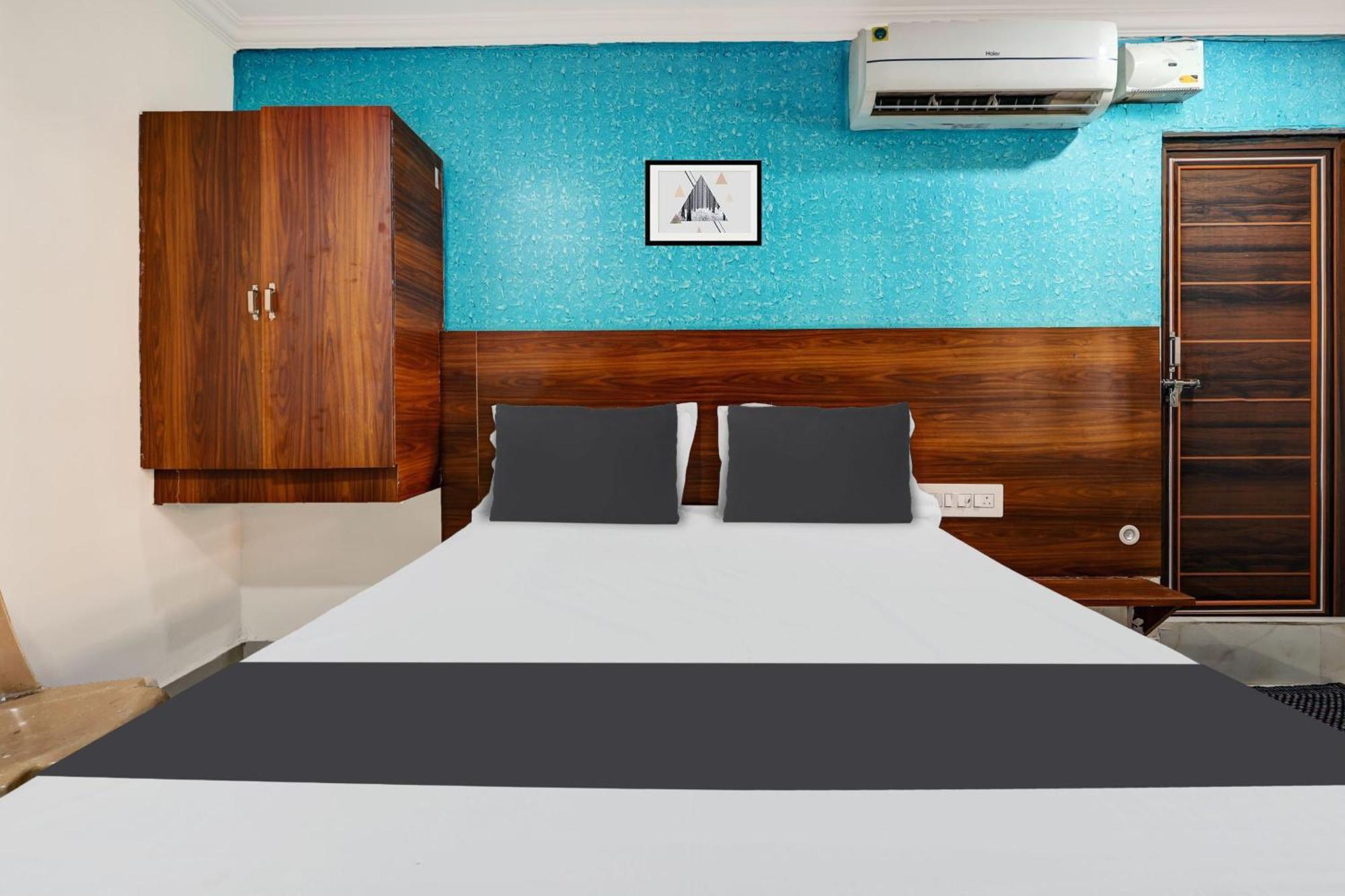 Hotel O Gangothri Lodge Визакхапатнам Екстериор снимка