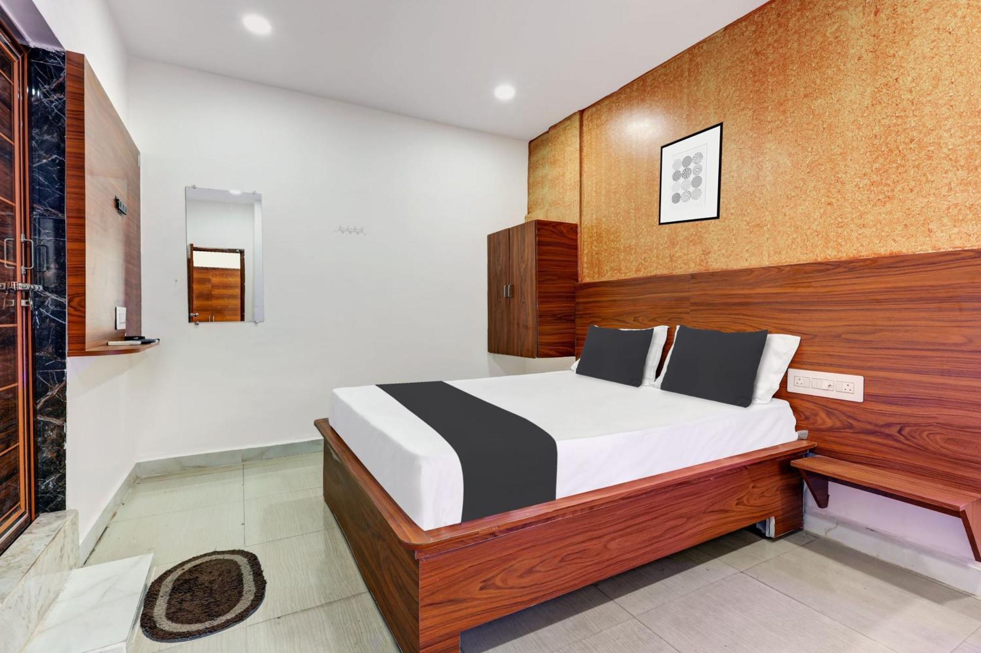 Hotel O Gangothri Lodge Визакхапатнам Екстериор снимка