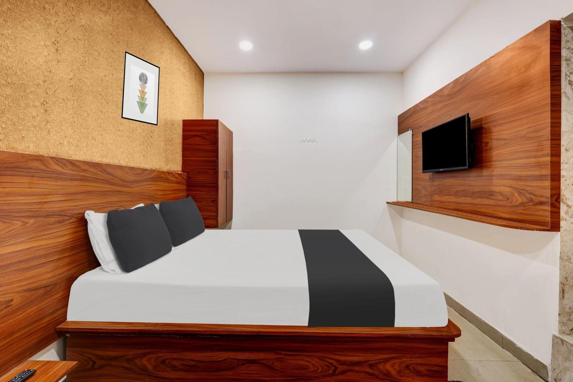 Hotel O Gangothri Lodge Визакхапатнам Екстериор снимка