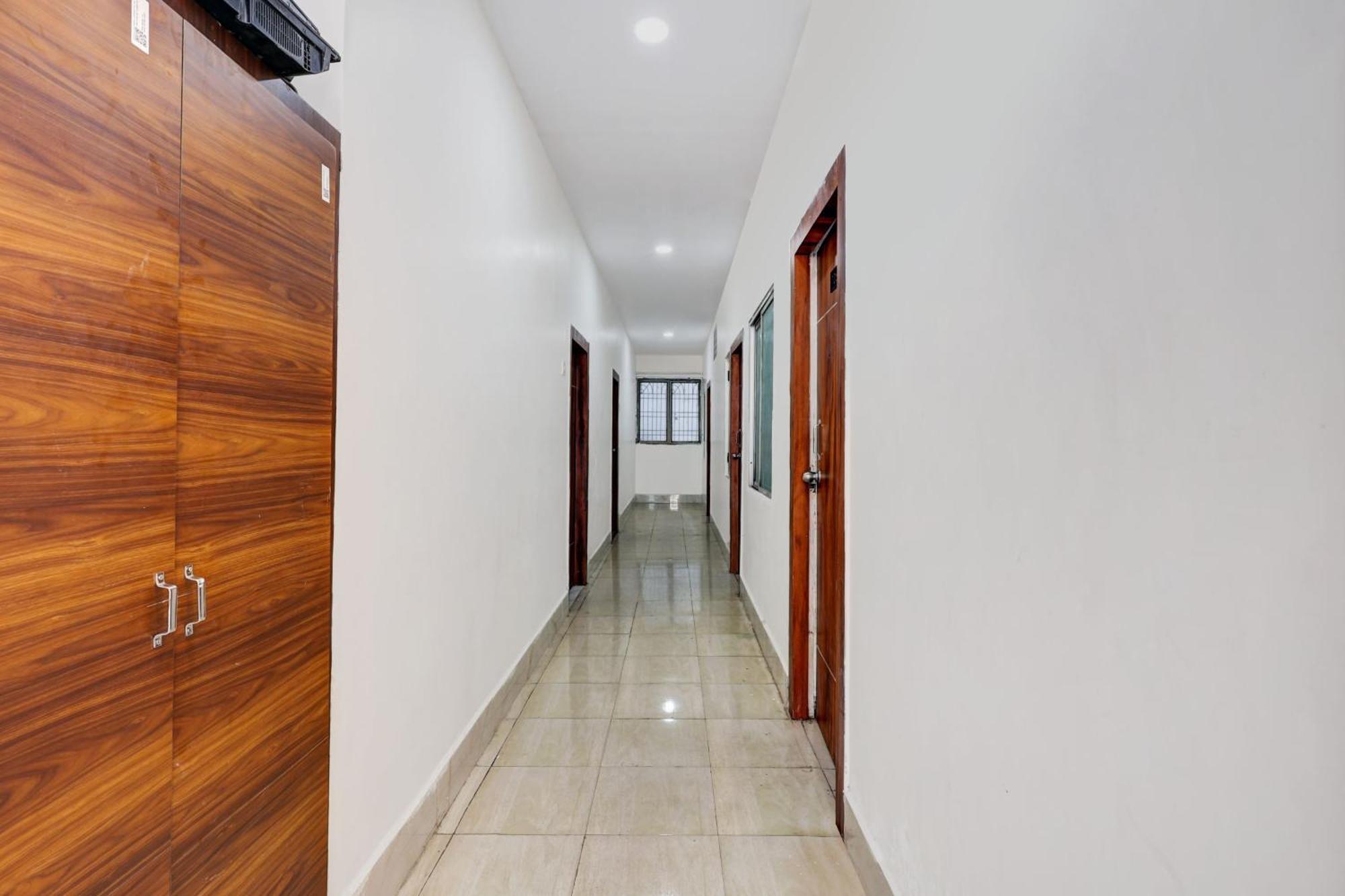 Hotel O Gangothri Lodge Визакхапатнам Екстериор снимка