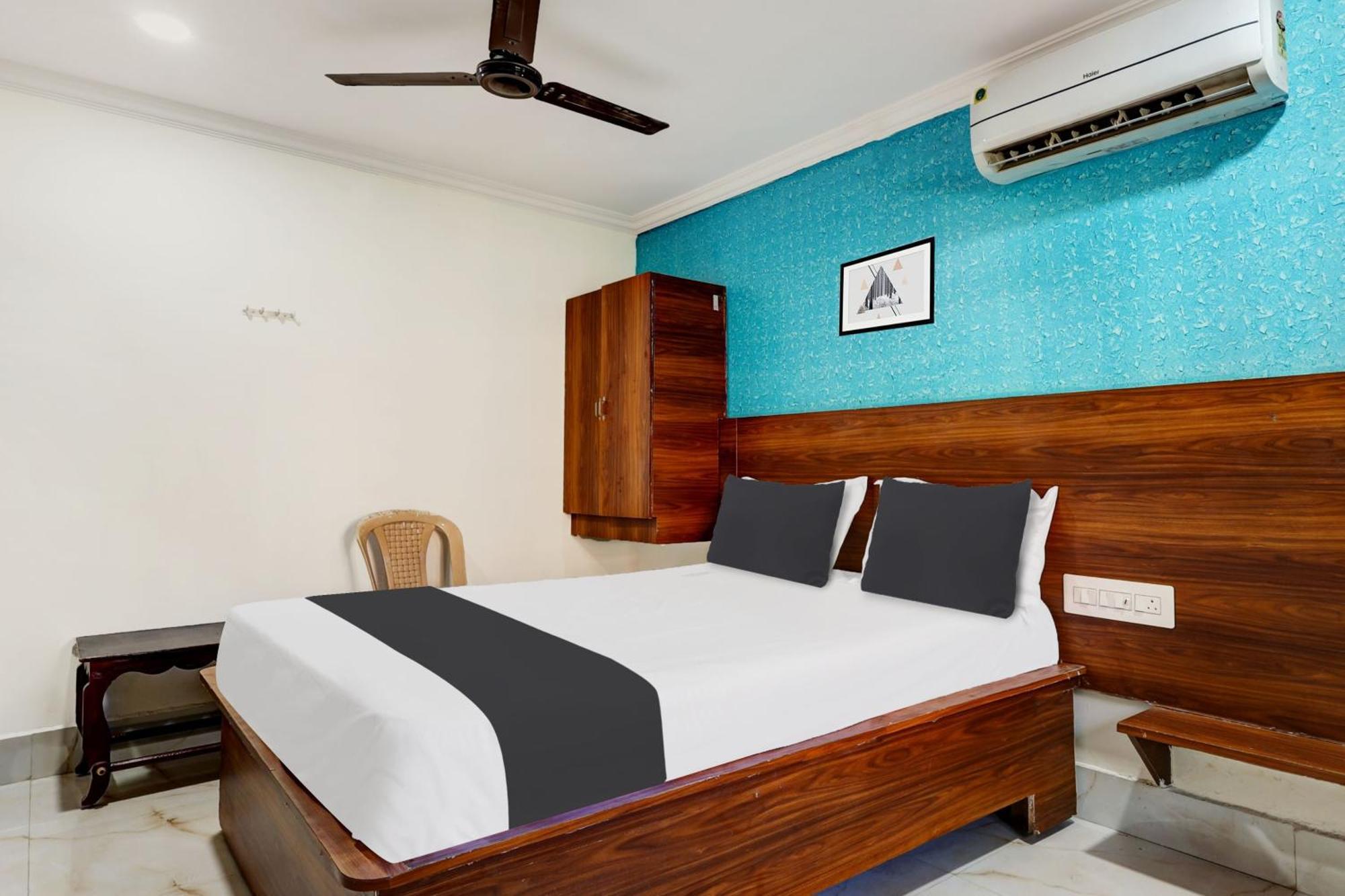 Hotel O Gangothri Lodge Визакхапатнам Екстериор снимка